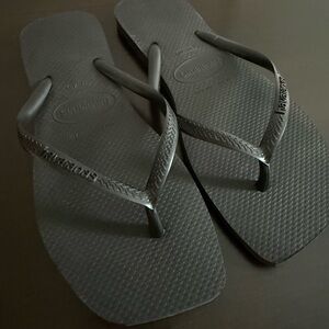 Havaianas square toe
